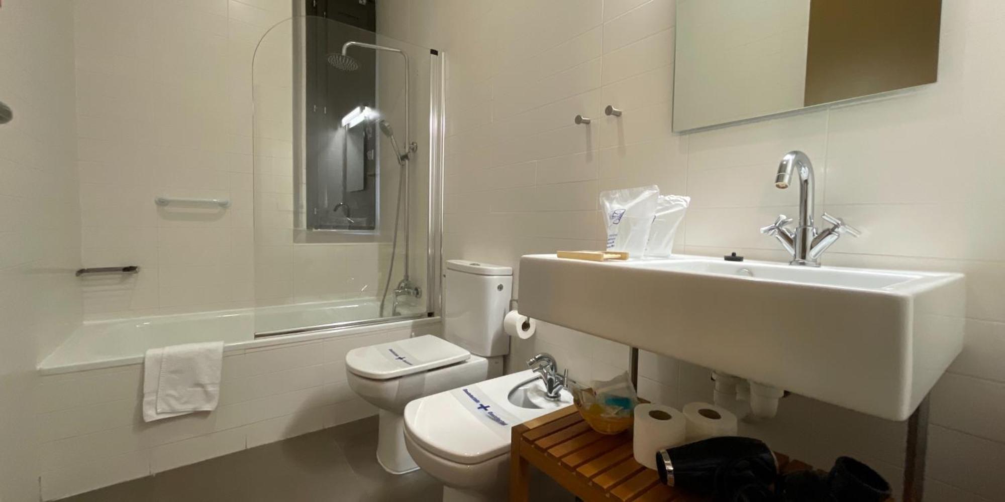 Hotel Hospederia De Alesves Villafranca Zewnętrze zdjęcie